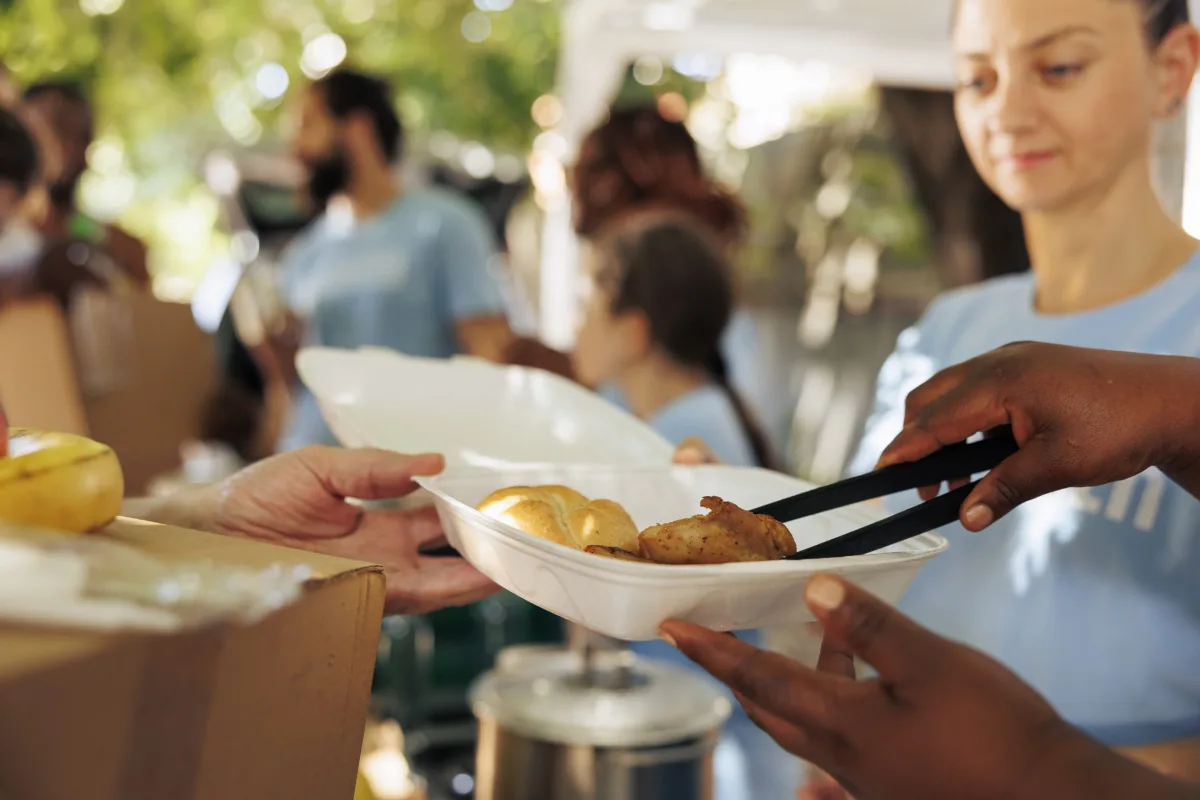 The Lazar Todorov Foundation provides a hot meal for 100 people in need