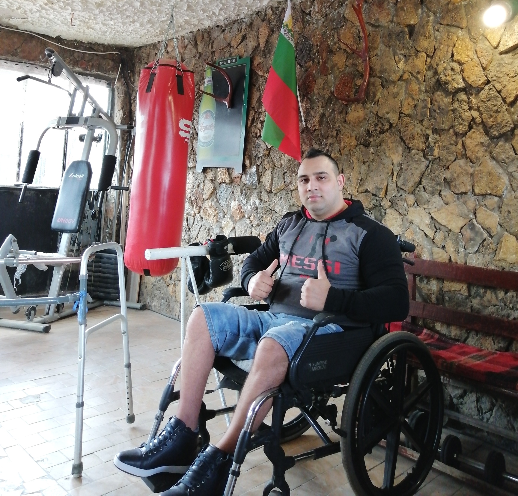 Да помогнем на Станимир да проходи отново