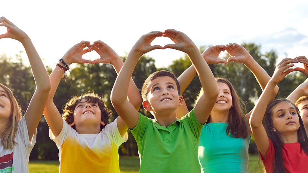 Деца и младежи